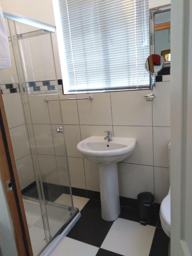 בופורט ווסט Savoy Hotel Beaufort-West מראה חיצוני תמונה