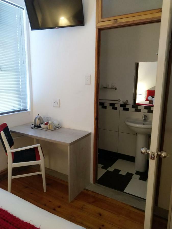 בופורט ווסט Savoy Hotel Beaufort-West מראה חיצוני תמונה