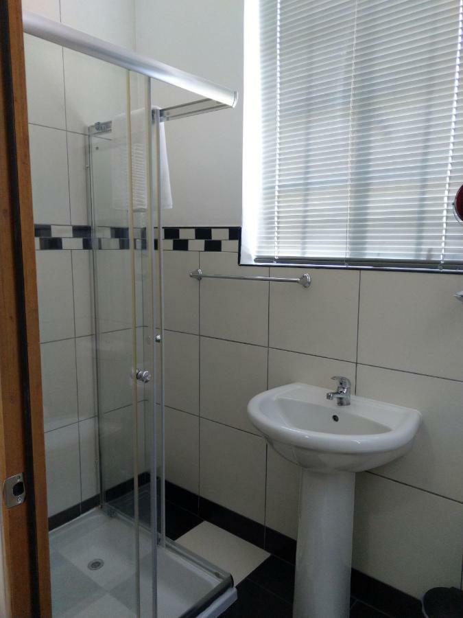 בופורט ווסט Savoy Hotel Beaufort-West מראה חיצוני תמונה